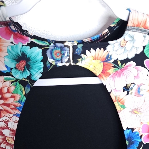 NWT Johnny Was Cut Out Neoprene One Piece Women's Swimsuit Size Small - Picture 4 of 8